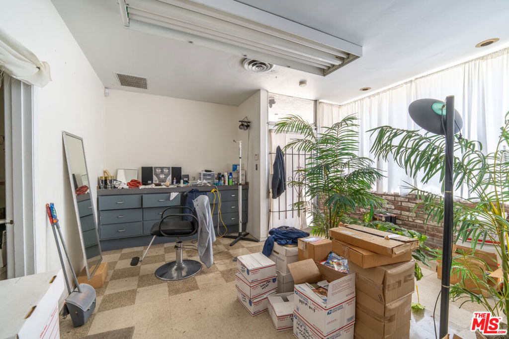 1015 S San Gabriel Boulevard Property Photo 10