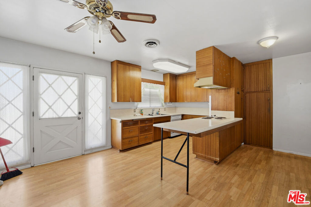 1015 S San Gabriel Boulevard Property Photo 22