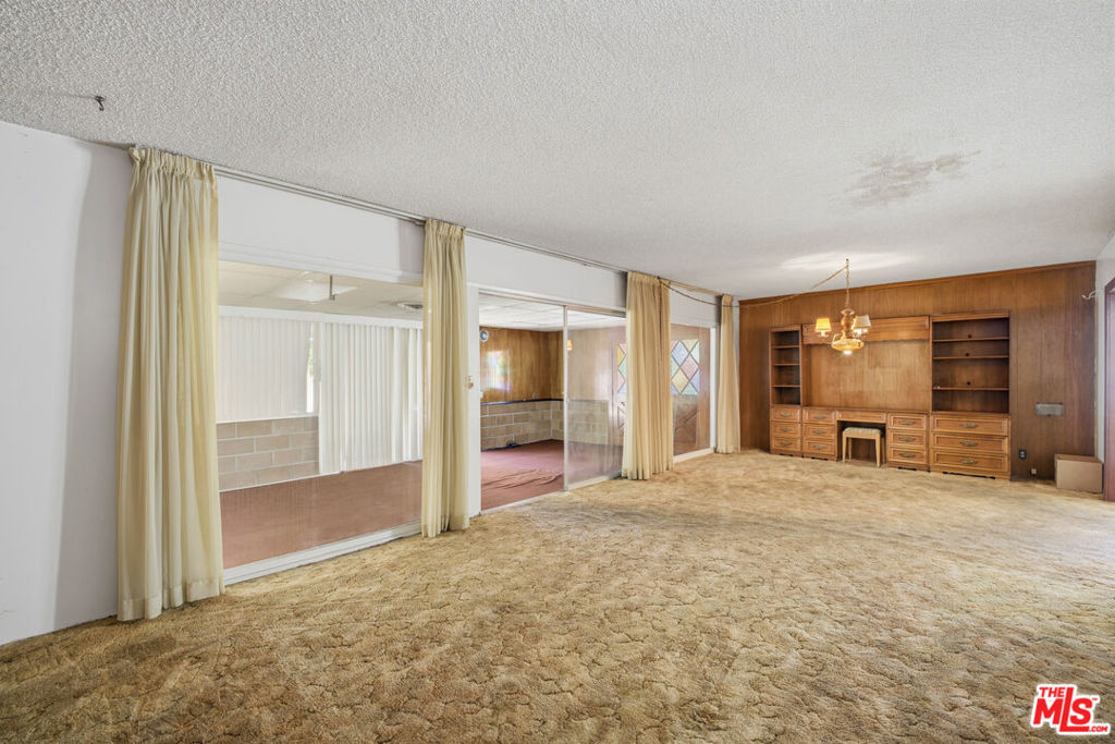 1015 S San Gabriel Boulevard Property Photo 27
