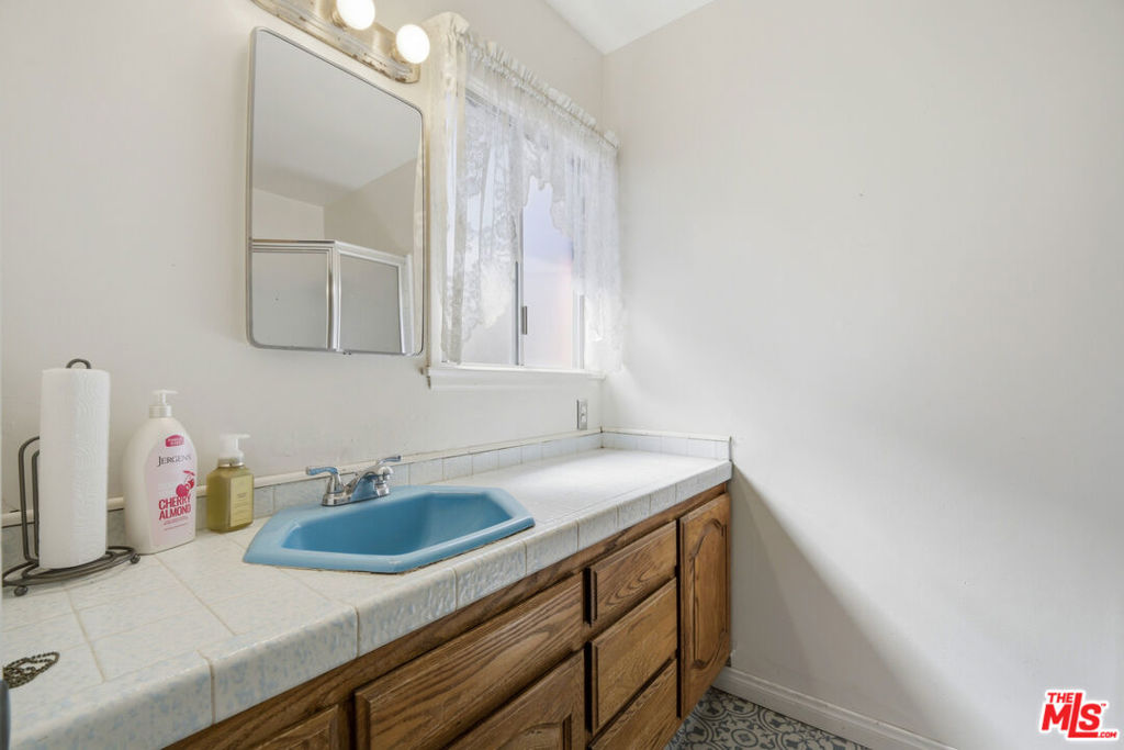1015 S San Gabriel Boulevard Property Photo 38