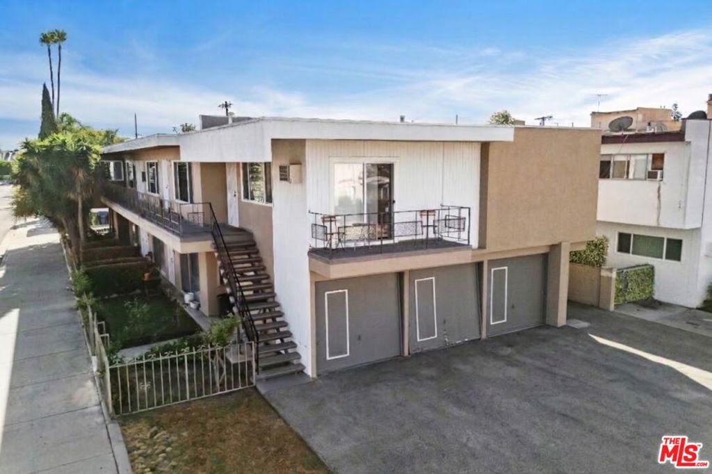 3102 S Canfield Avenue Property Photo 1