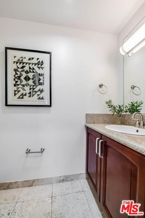 11218 Camarillo Street 406 Property Photo 15