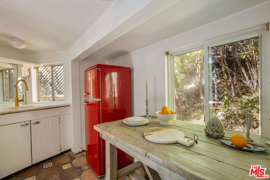 21658 Encina Road Property Photo 24