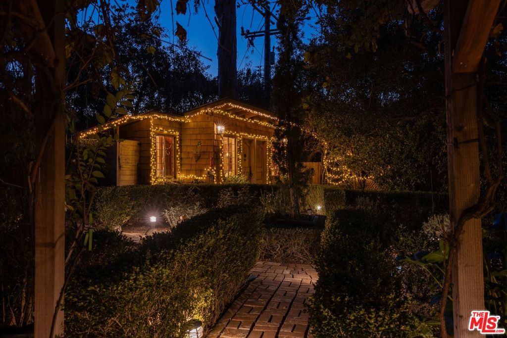 21658 Encina Road Property Photo 47