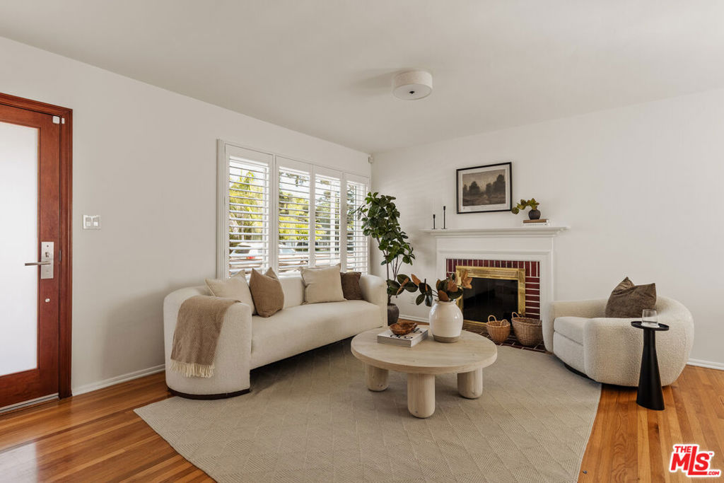 6444 W 87th Street Property Photo 3