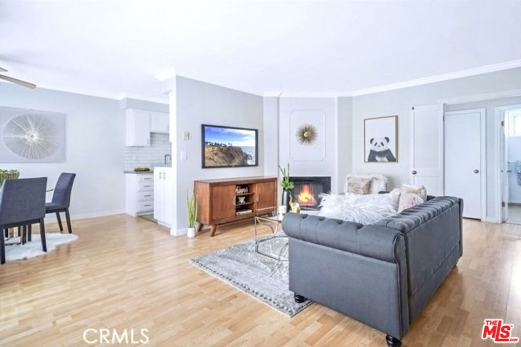914 Lincoln Boulevard 302 Property Photo 1