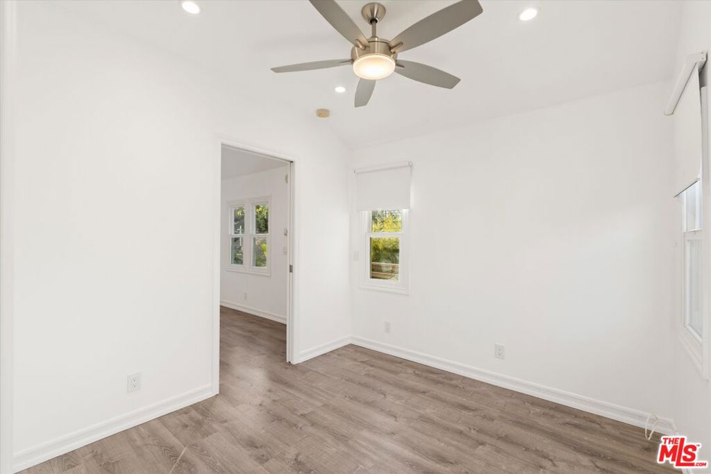 808 Venezia Avenue Property Photo 6