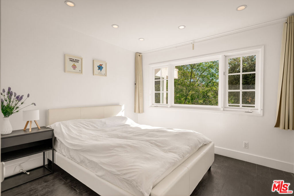 2388 Kimridge Road Property Photo 29