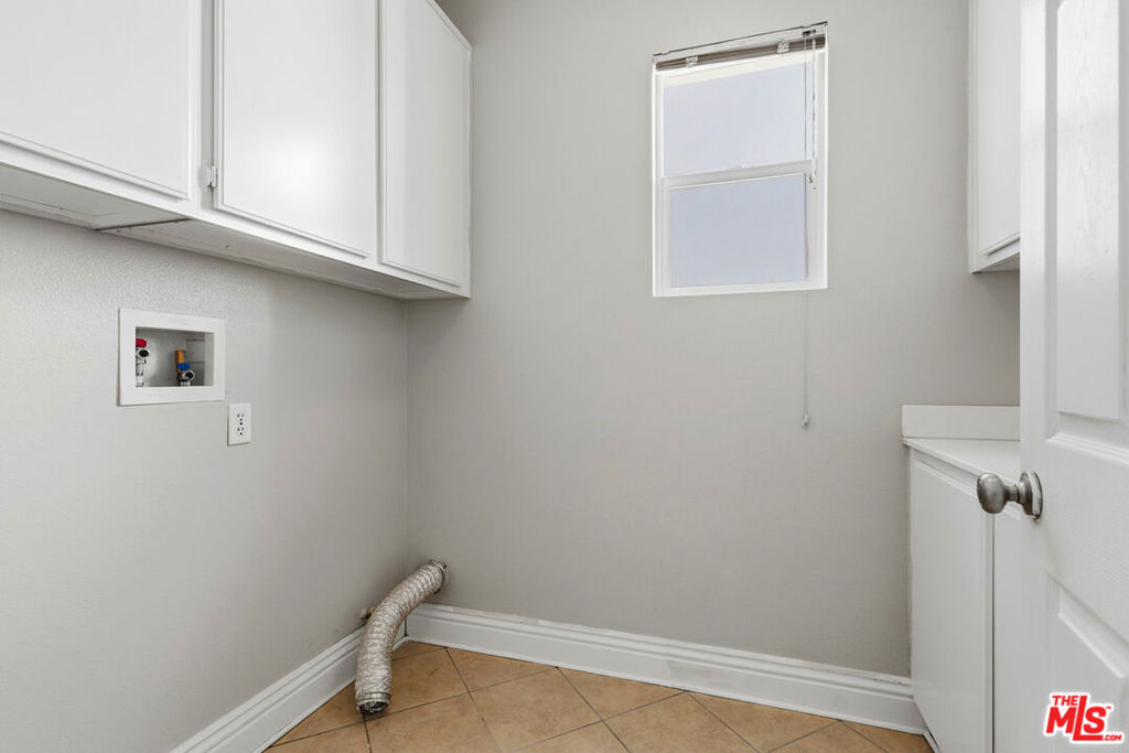 3896 Manquelo Court Property Photo 9
