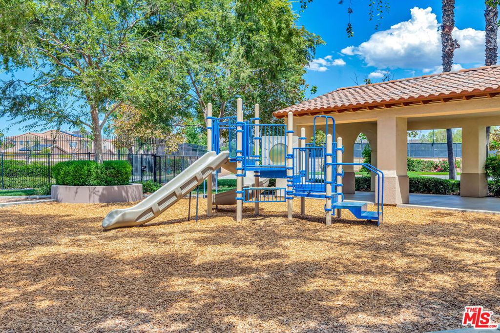 3896 Manquelo Court Property Photo 28