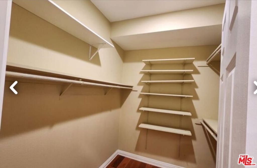 5237 Newcastle Avenue 106 Property Photo 15
