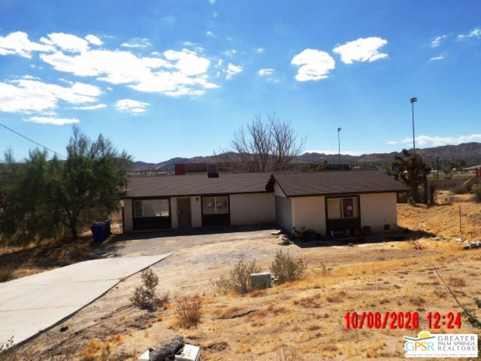 56613 Sunnyslope Drive Property Photo 1