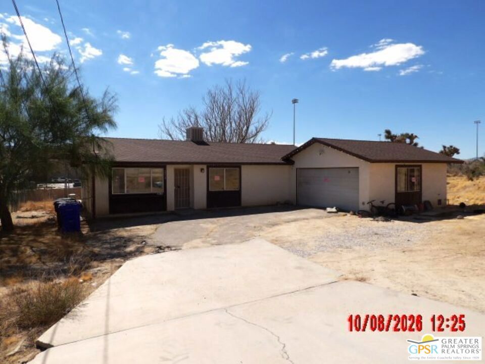 56613 Sunnyslope Drive Property Photo 2