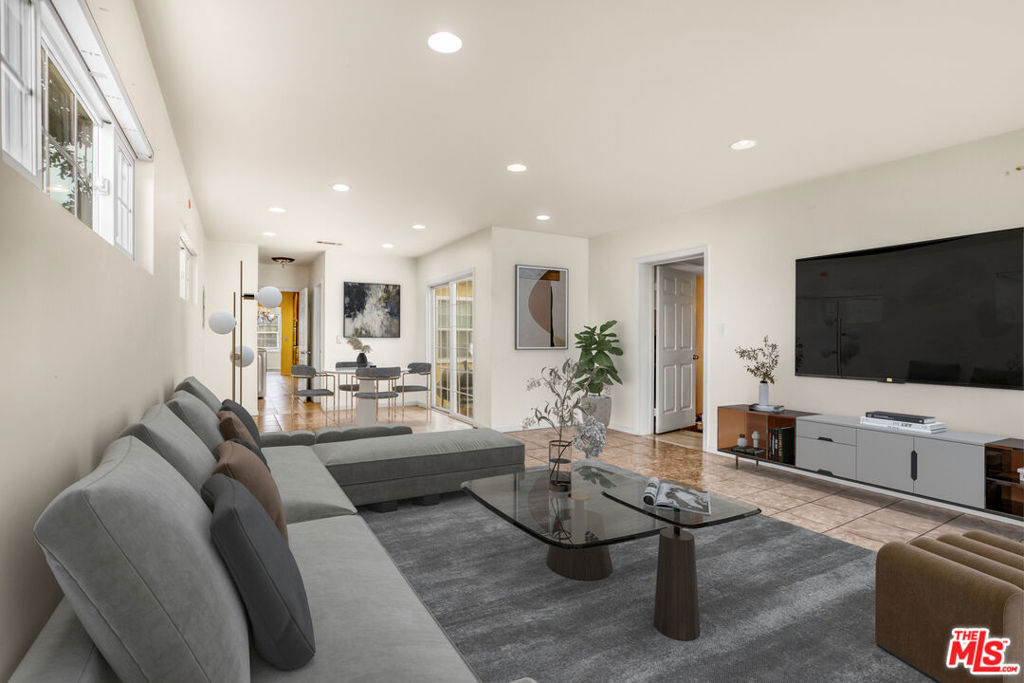 1300 S California Avenue Property Photo 3