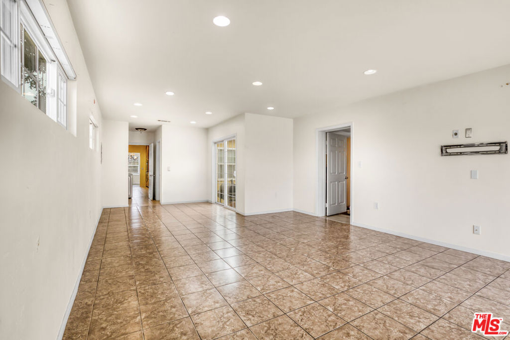 1300 S California Avenue Property Photo 5