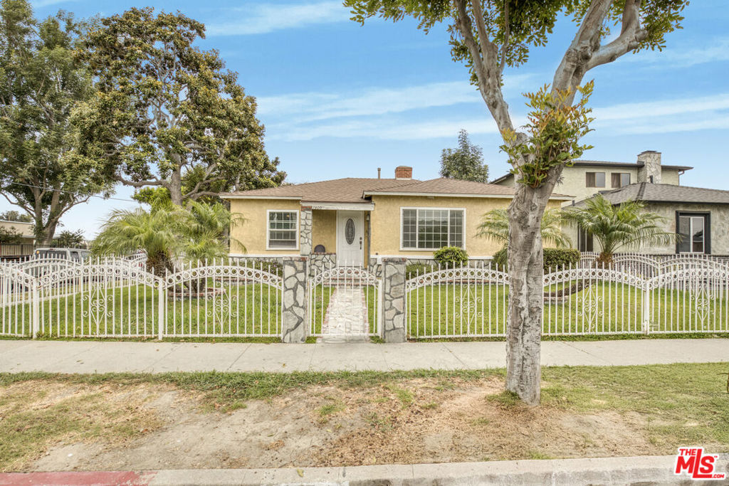 1300 S California Avenue Property Photo 7