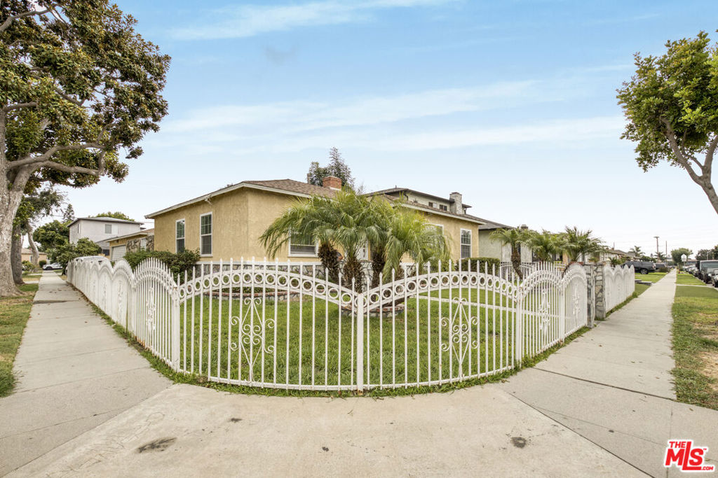 1300 S California Avenue Property Photo 8