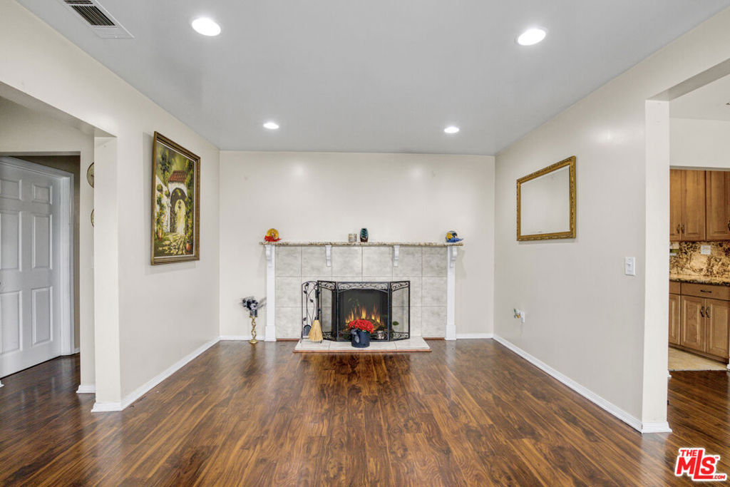 1300 S California Avenue Property Photo 9