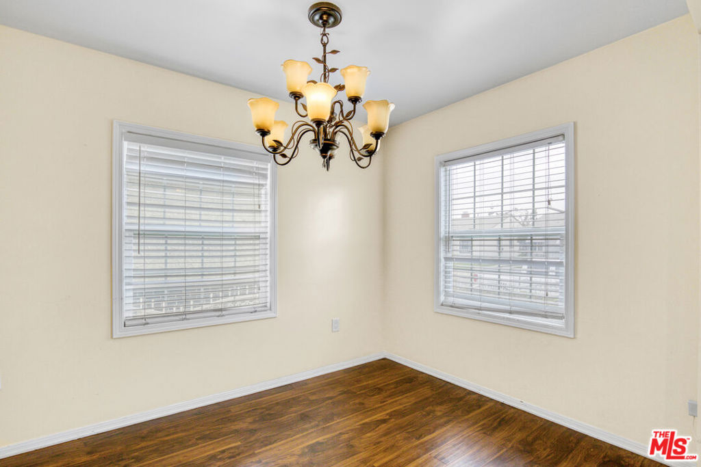 1300 S California Avenue Property Photo 10