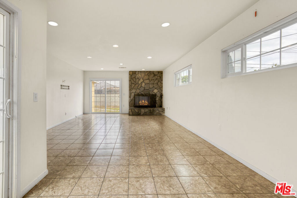 1300 S California Avenue Property Photo 17