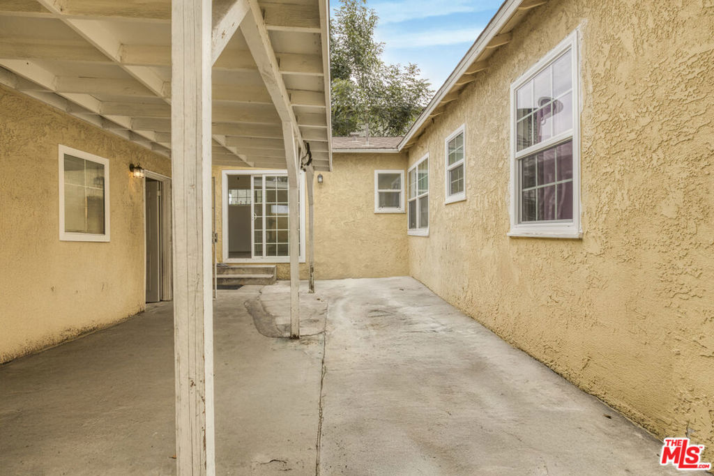 1300 S California Avenue Property Photo 19
