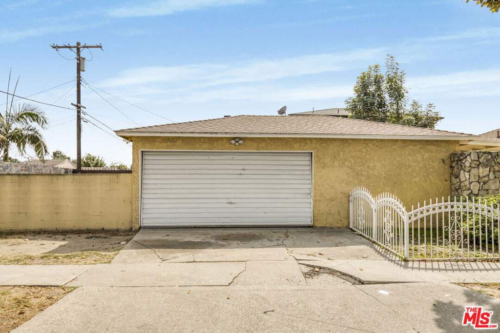 1300 S California Avenue Property Photo 29
