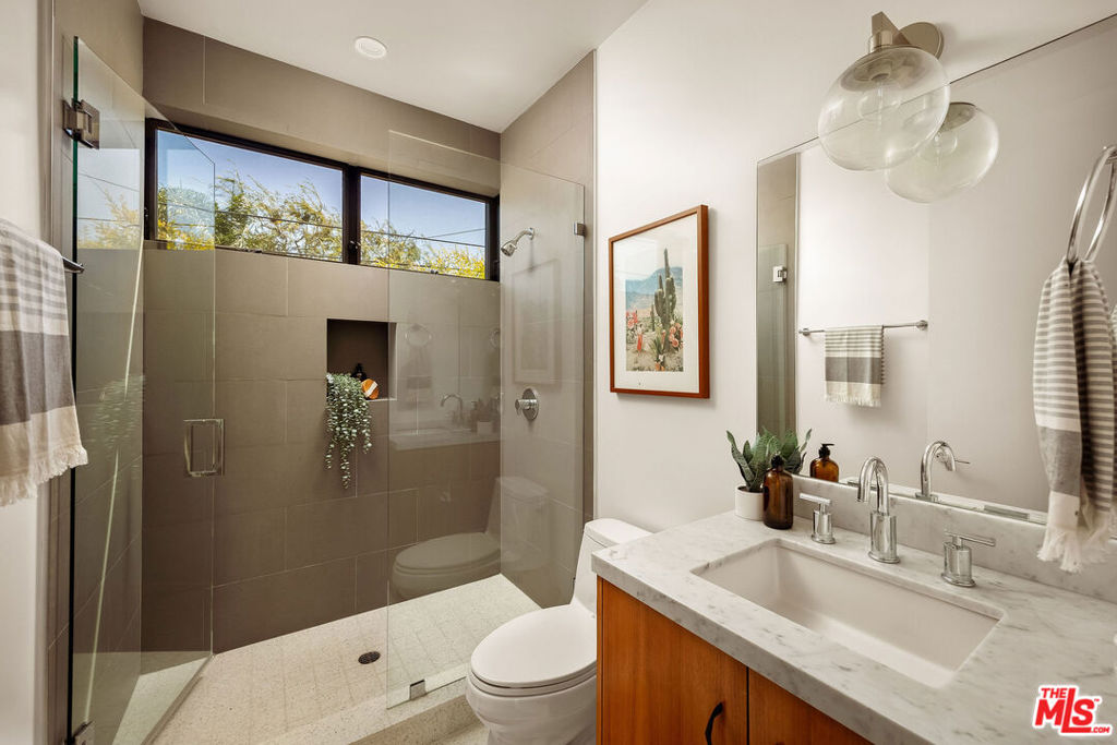 870 Rose Avenue Property Photo 38