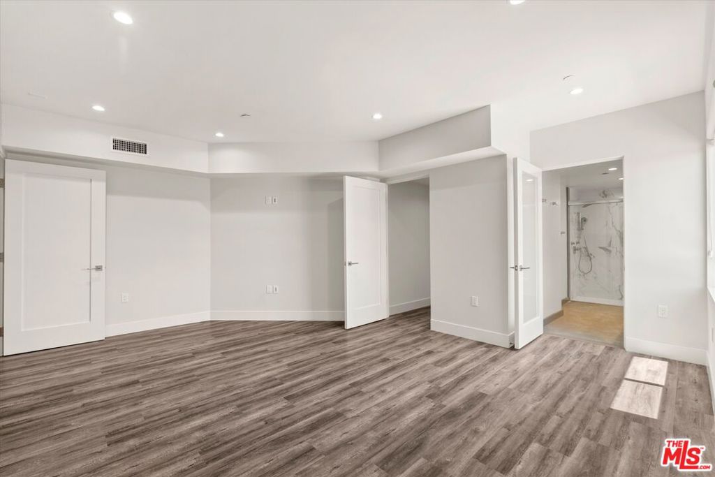 1326 S Centinela Avenue 401 Property Photo 16