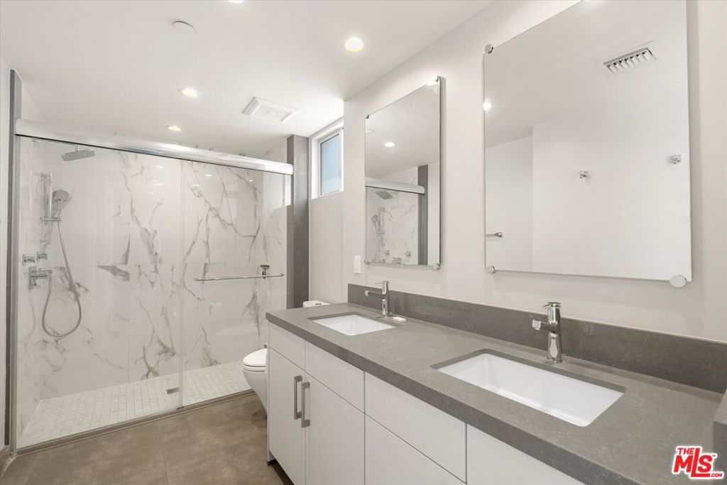 1326 S Centinela Avenue 401 Property Photo 17