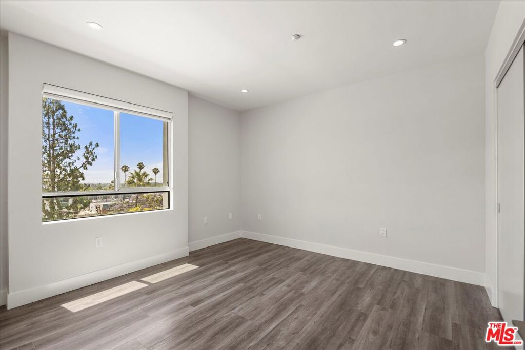 1326 S Centinela Avenue 401 Property Photo 22
