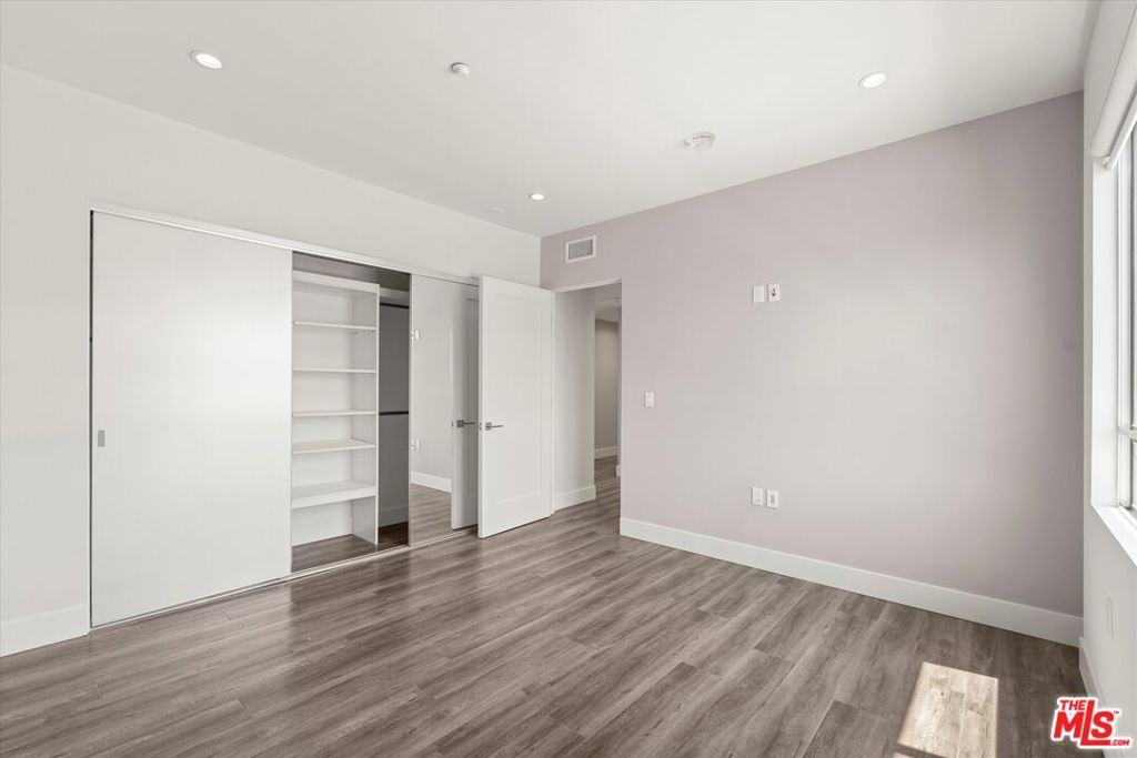 1326 S Centinela Avenue 401 Property Photo 23