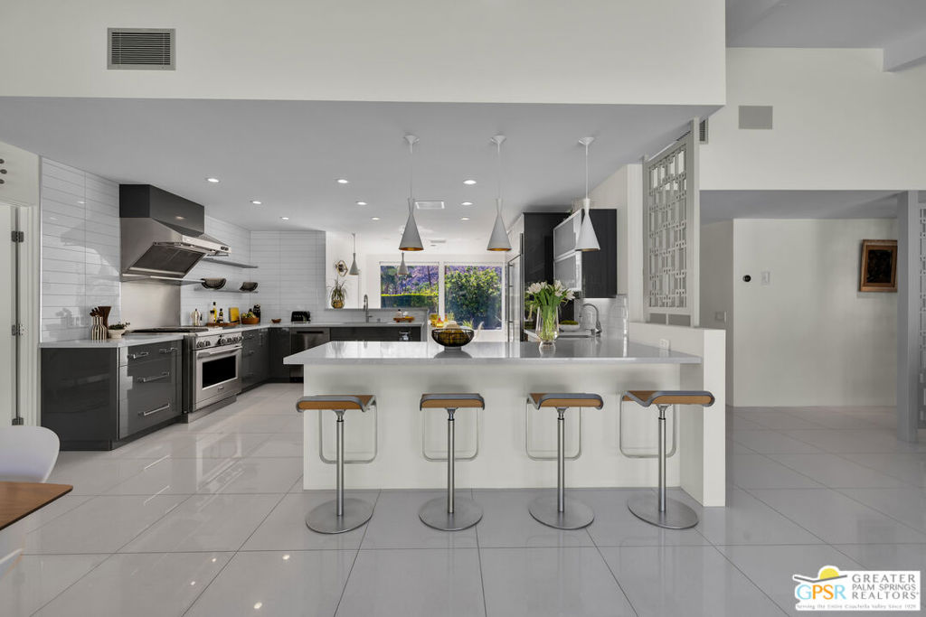 1020 W Via Vadera Property Photo 16