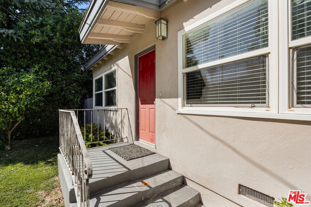 15217 Hartsook Street Property Photo 3