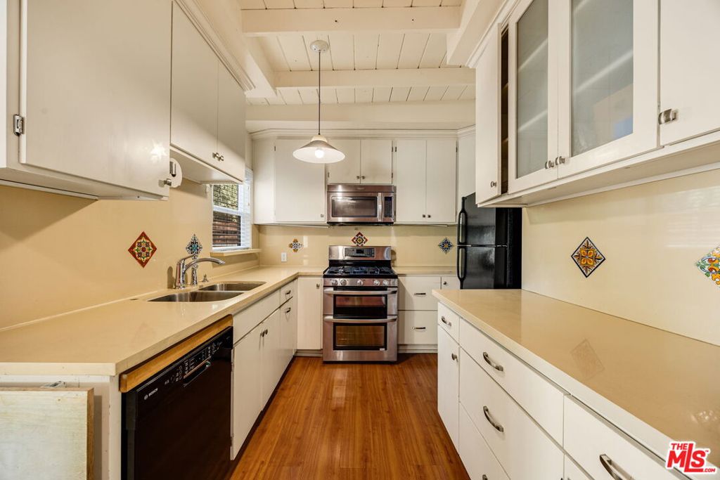 15217 Hartsook Street Property Photo 8