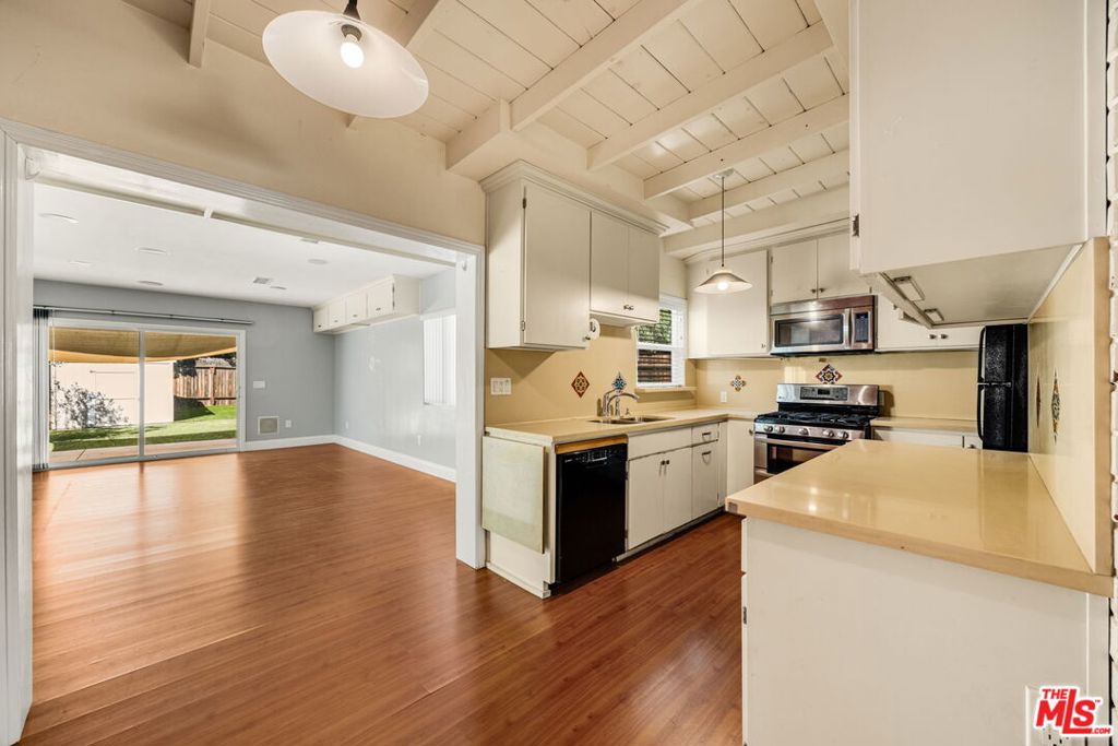 15217 Hartsook Street Property Photo 9