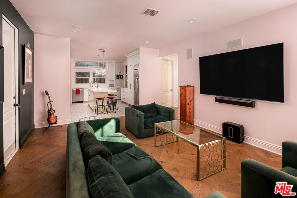 725 Oxford Avenue Property Photo 15