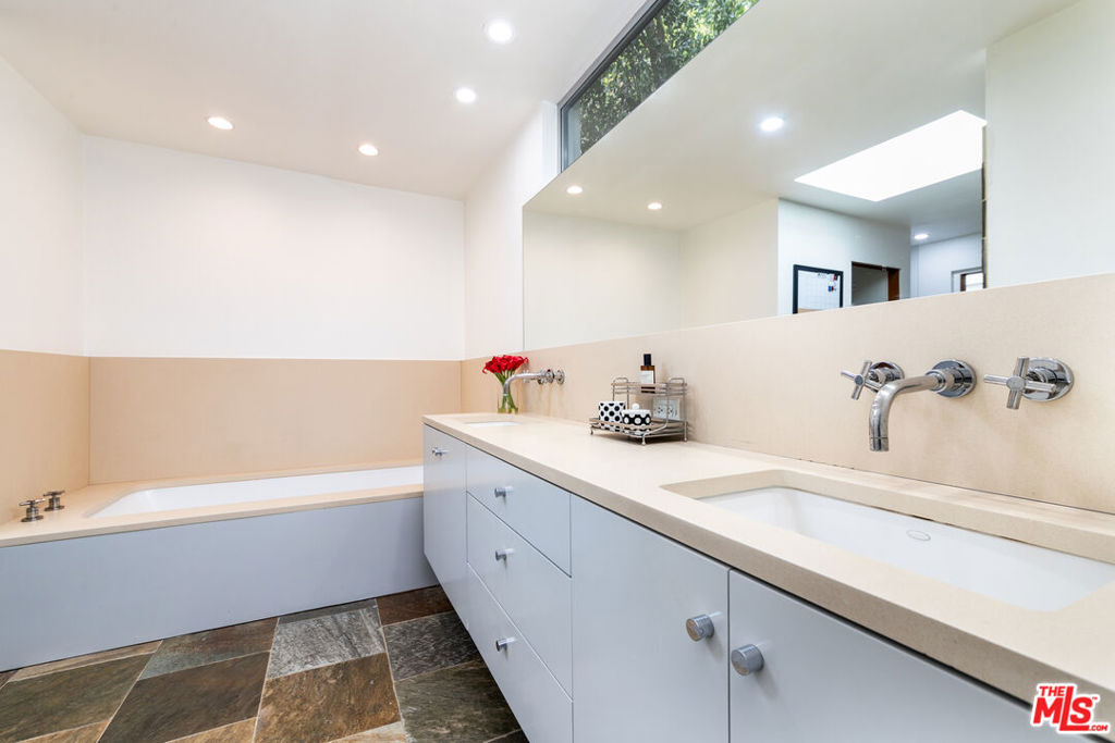9323 Flicker Way Property Photo 14