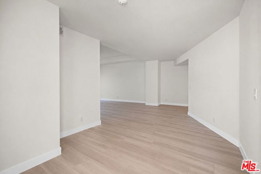 7250 Franklin Avenue 507 Property Photo 14