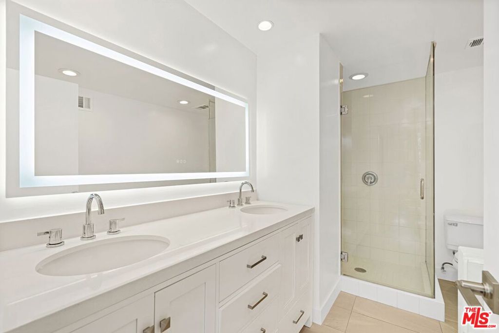 7250 Franklin Avenue 507 Property Photo 18