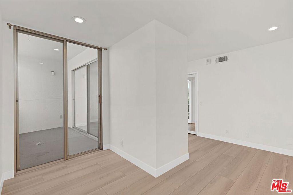 7250 Franklin Avenue 507 Property Photo 23