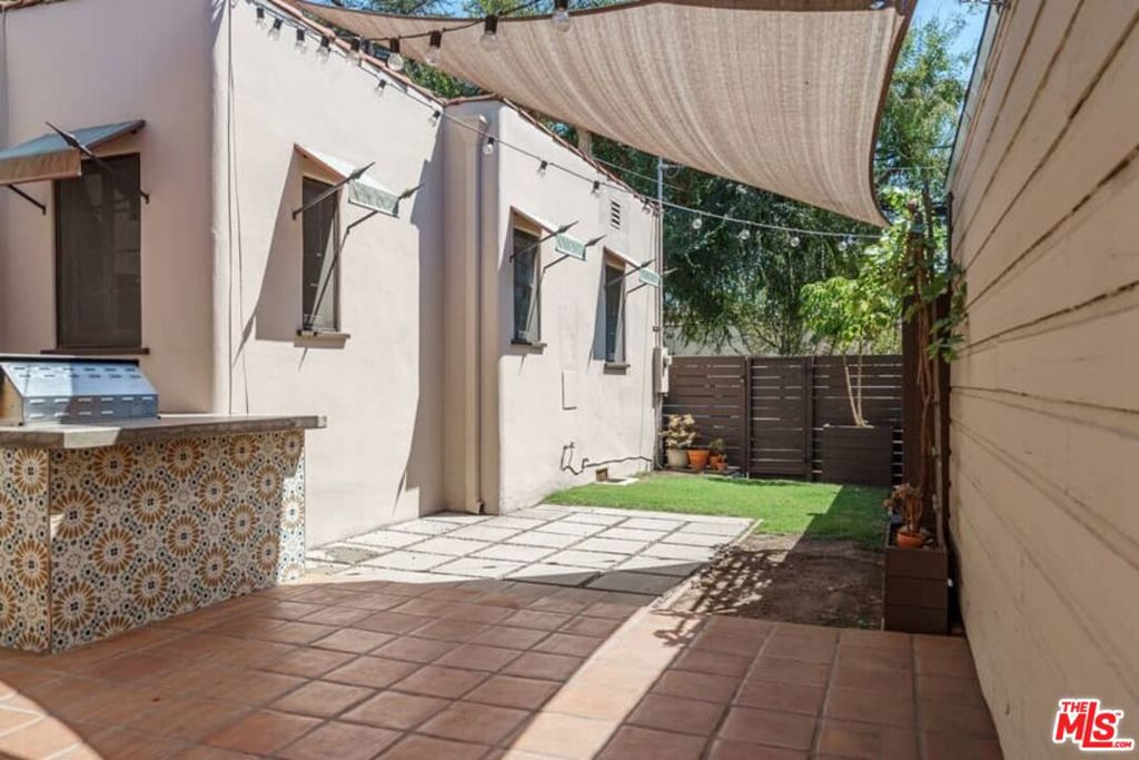 3402 Glenhurst Avenue Property Photo 21