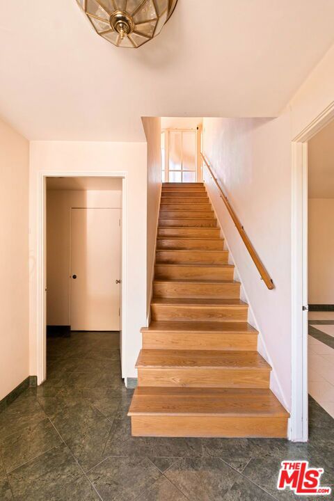 2470 Micheltorena Street Property Photo 5