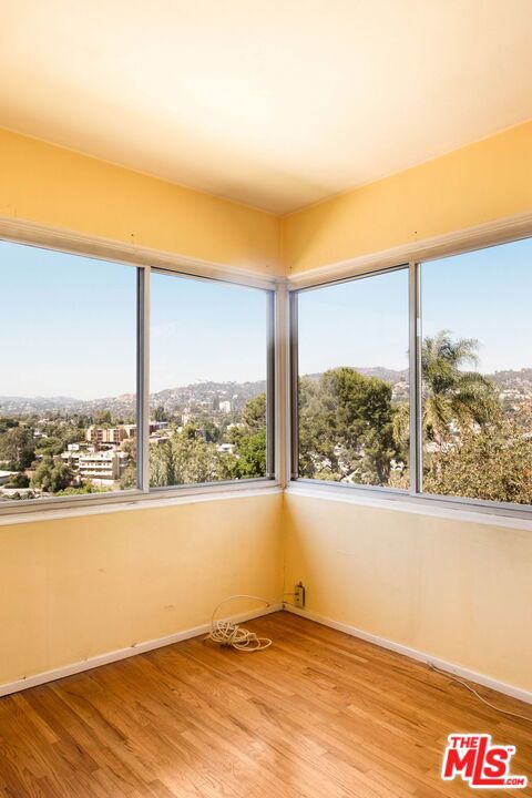 2470 Micheltorena Street Property Photo 22