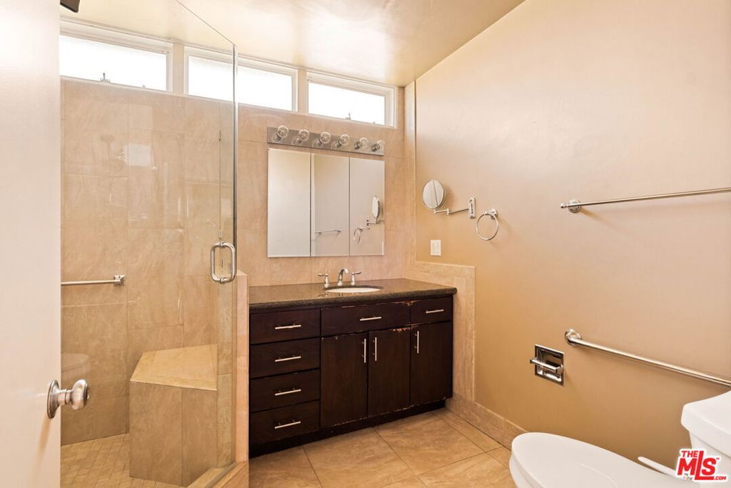 2470 Micheltorena Street Property Photo 24