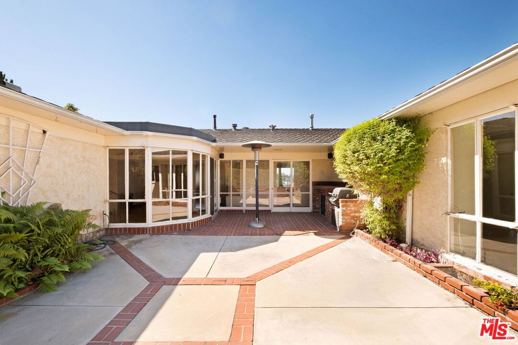2470 Micheltorena Street Property Photo 29