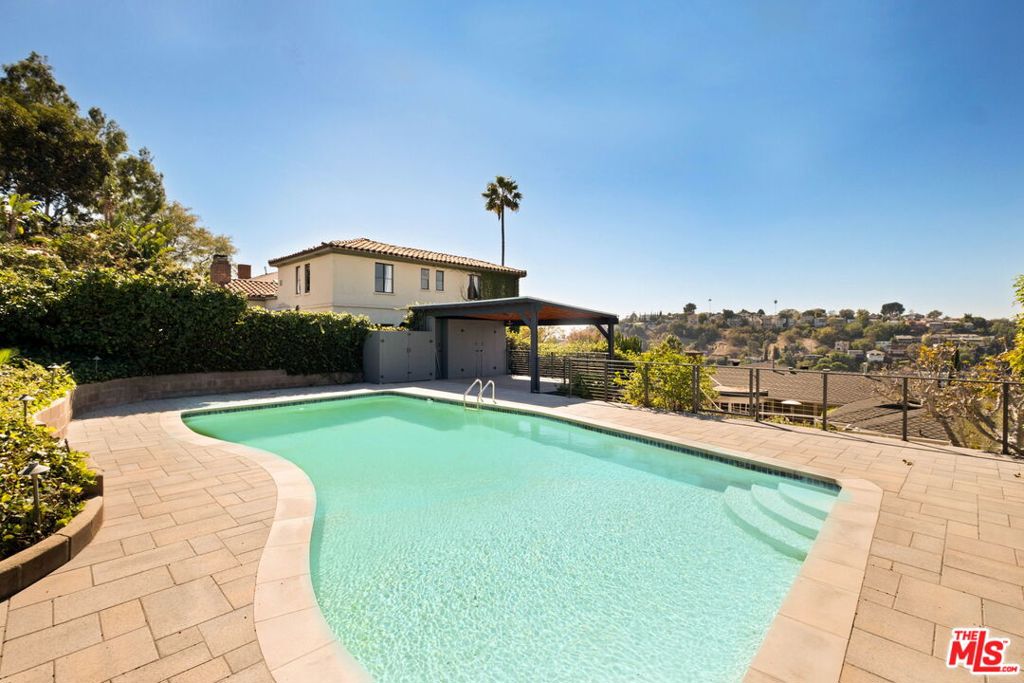 2470 Micheltorena Street Property Photo 33
