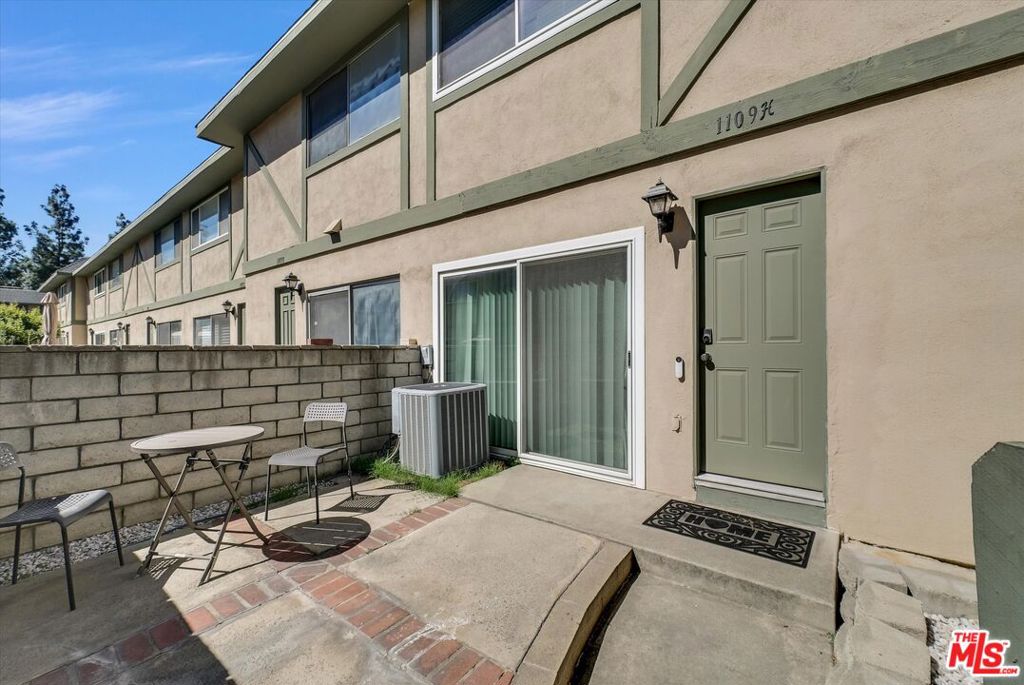 1109 W Francis Street H Property Photo 2