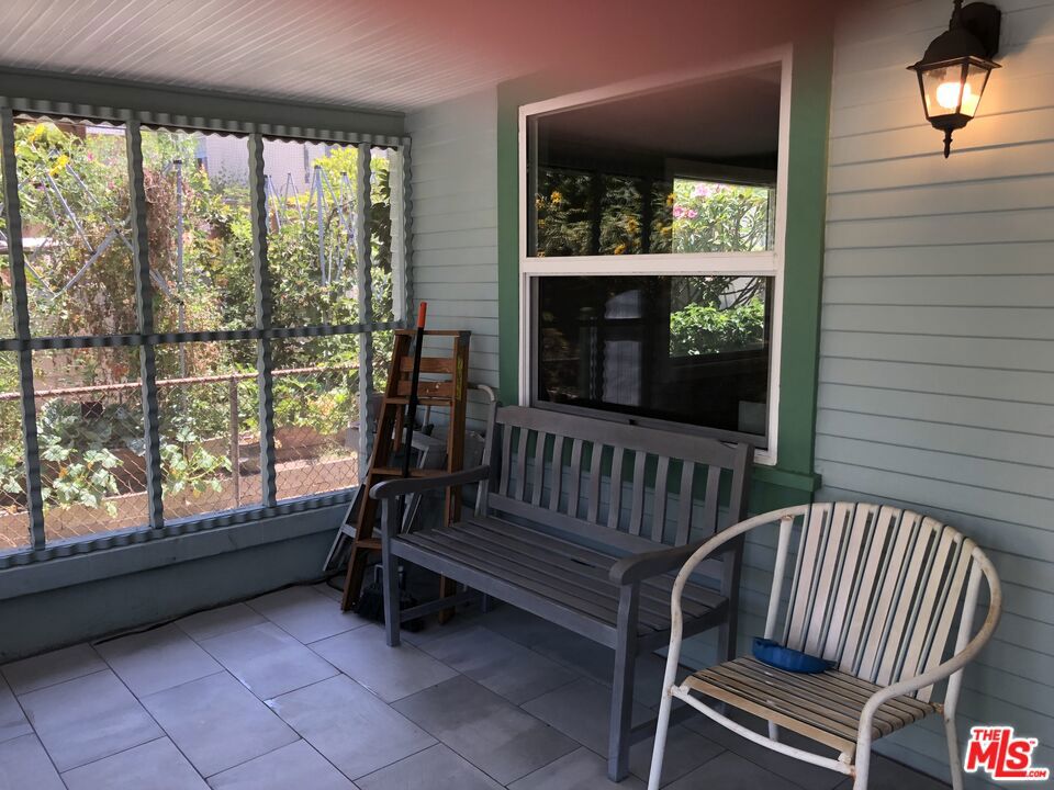 3334 Carlyle Street Property Photo 5