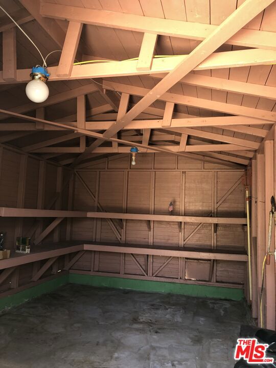3334 Carlyle Street Property Photo 10