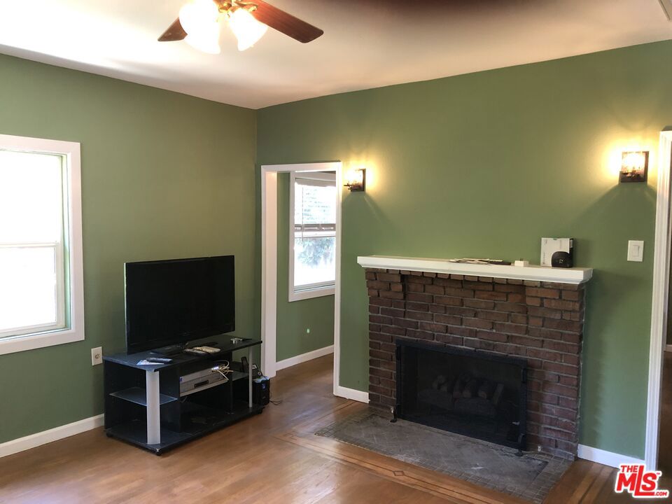 3334 Carlyle Street Property Photo 13